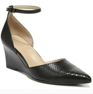 NATURALIZER Danae Pointed Toe Pump In Black Snake Pattern Leather (WIDE)